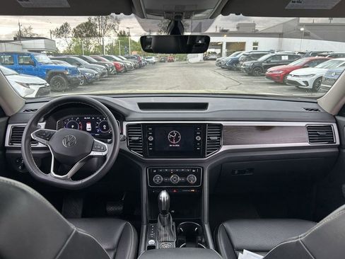Used 2023 Volkswagen Atlas SE w/ Panoramic Sunroof Package AWD/4WD image 9