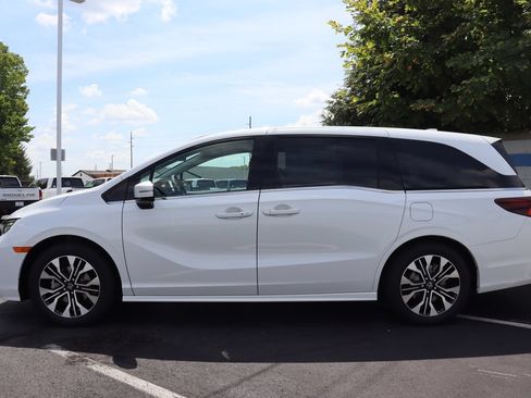 Certified 2026 Honda Odyssey Elite image 2