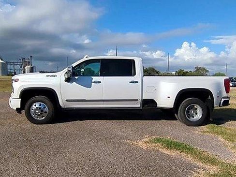 Certified 2024 Chevrolet Silverado 3500 High Country w/ High Country Premium Package AWD/4WD image 5