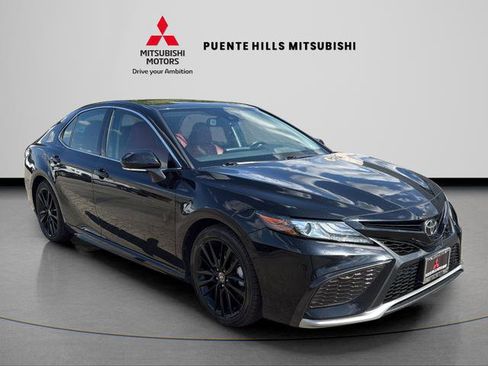 Used 2022 Toyota Camry XSE image 3