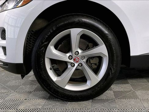 Used 2017 Jaguar F-PACE Premium image 8