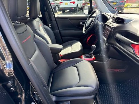 Used 2022 Jeep Renegade Trailhawk AWD/4WD image 9