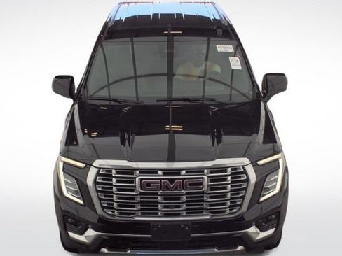 Used 2025 GMC Yukon Denali AWD/4WD image 8