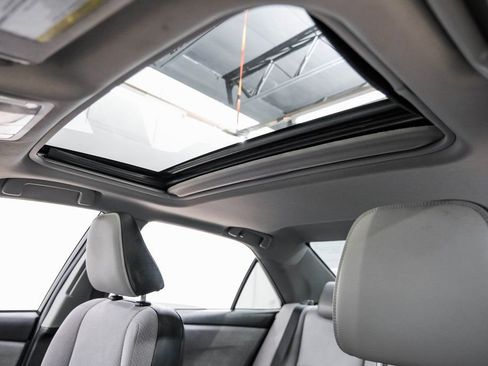 Used 2015 Toyota Camry XSE image 31