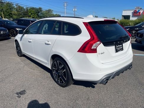 Used 2018 Volvo V60 T5 Dynamic w/ Vision Package image 2