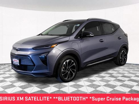 Used 2023 Chevrolet Bolt EUV Premier w/ Sun & Sound Package image 10