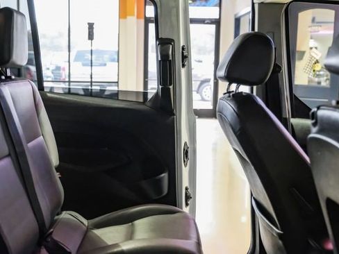 Used 2017 Ford Transit Connect XL image 33