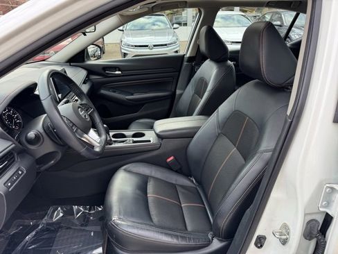 Used 2019 Nissan Altima 2.5 SR w/ SR Premium Package image 11