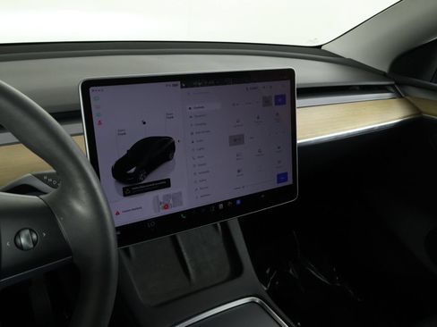 Used 2023 Tesla Model Y Long Range AWD/4WD image 9