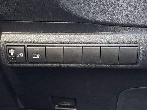 Used 2022 Toyota Corolla SE image 18