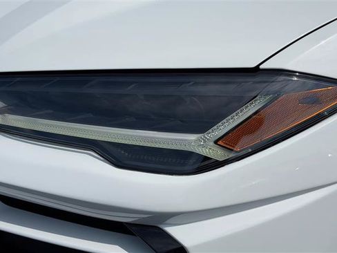 Used 2020 Lamborghini Urus AWD/4WD image 16