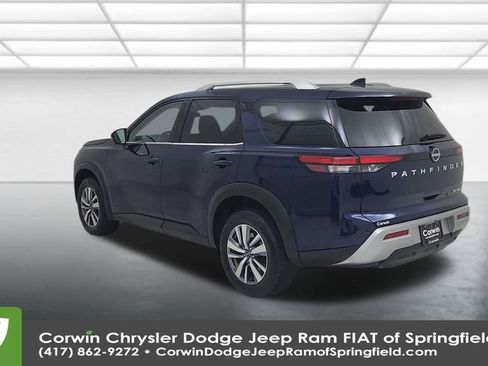 Used 2025 Nissan Pathfinder SL image 11