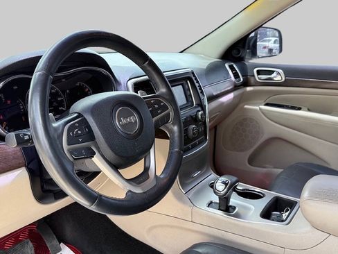 Used 2015 Jeep Grand Cherokee Laredo w/ Quick Order Package 23E RWD image 9