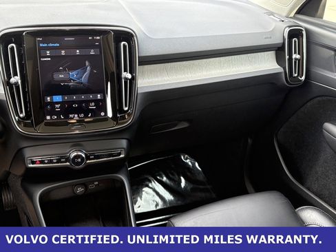 Certified 2023 Volvo XC40 B4 Plus image 14