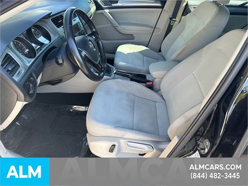 Used 2017 Volkswagen Golf SE image 11