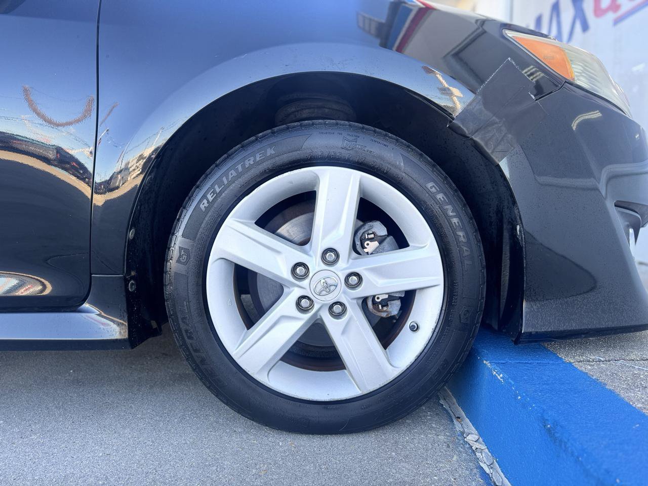 Used 2012 Toyota Camry SE FWD image 24