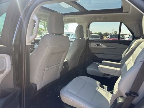 Used 2025 Ford Explorer Active w/ Active Comfort Package AWD/4WD image 24
