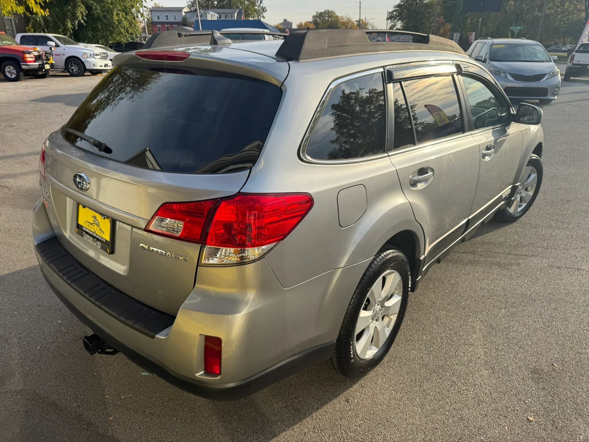 Used 2011 Subaru Outback 2.5i Limited AWD/4WD image 7
