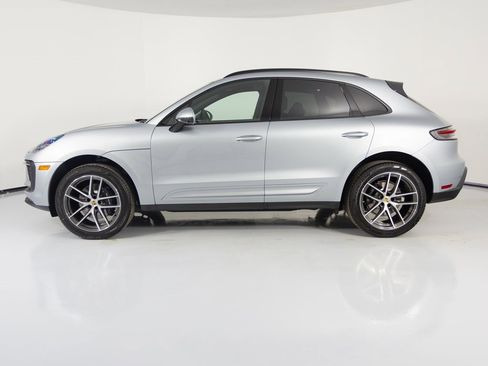 New 2026 Porsche Macan image 2