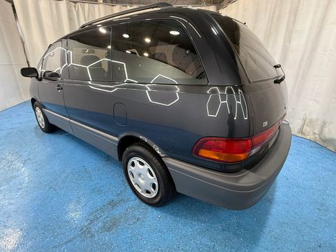 Used 1995 Toyota Previa DX image 7