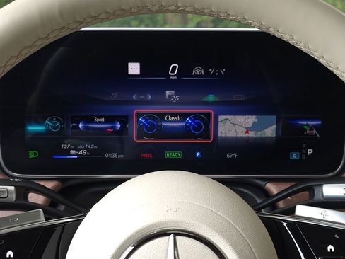 Used 2023 Mercedes-Benz EQS 450+ SUV image 35