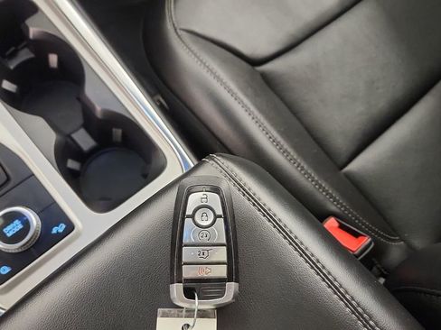 Used 2022 Ford Explorer Limited w/ Equipment Group 301A image 23