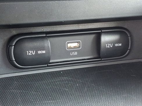 Certified 2025 Kia Soul LX w/ LX Technology Package FWD image 25