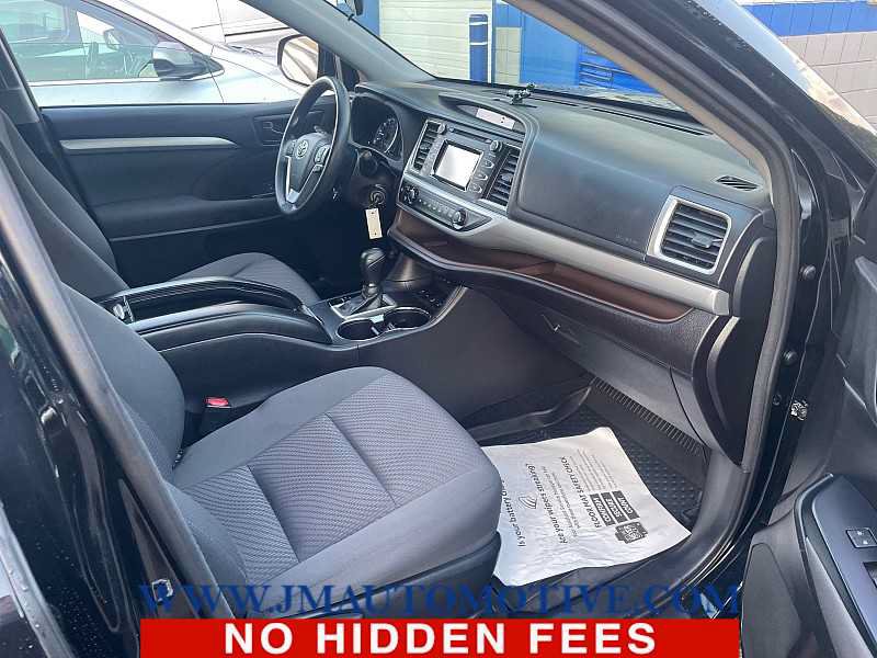 Used 2018 Toyota Highlander LE w/ Protection Package #3 AWD/4WD image 5