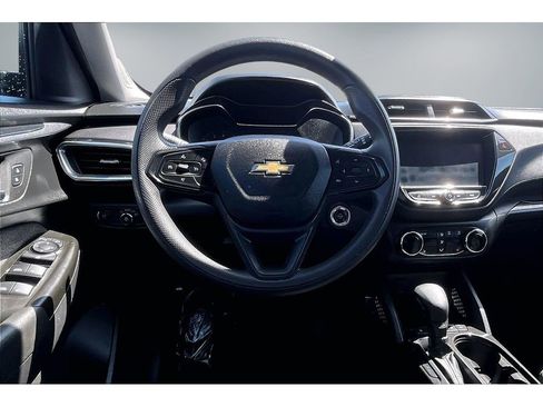 Used 2022 Chevrolet TrailBlazer LT w/ Convenience Package AWD/4WD image 8
