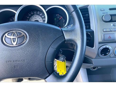 Used 2006 Toyota Tacoma 4x4 Access Cab V6 image 21