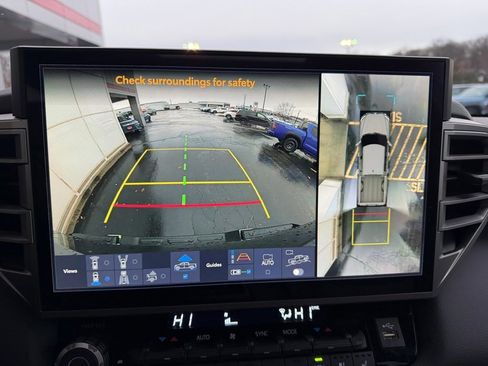 Used 2025 Toyota Tundra Limited image 23