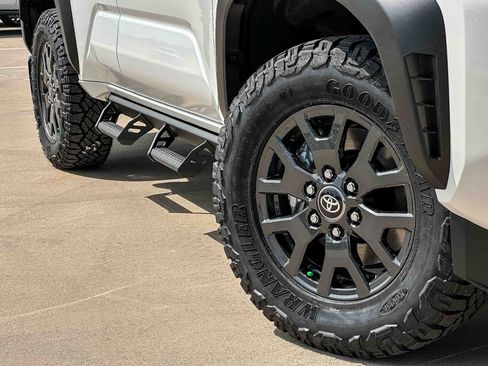 New 2026 Toyota 4Runner SR5 RWD image 2
