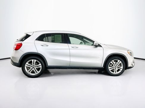 Used 2018 Mercedes-Benz GLA 250 4MATIC w/ Premium Package image 10
