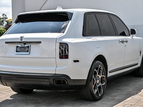 Used 2023 Rolls-Royce Cullinan Black Badge AWD/4WD image 13
