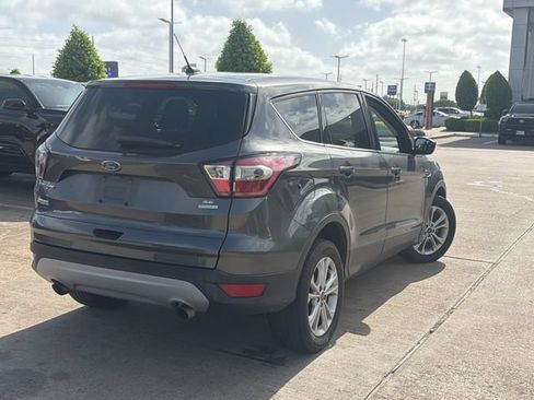 Used 2017 Ford Escape SE FWD image 5