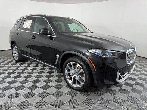 New 2026 BMW X5 xDrive40i w/ Premium Package AWD/4WD image 1