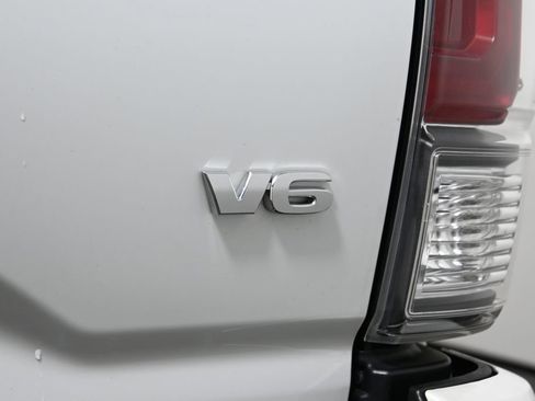 Used 2023 Toyota Tacoma TRD Sport image 32