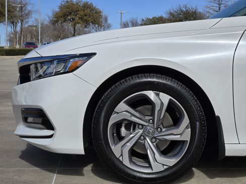 Used 2019 Honda Accord EX image 11