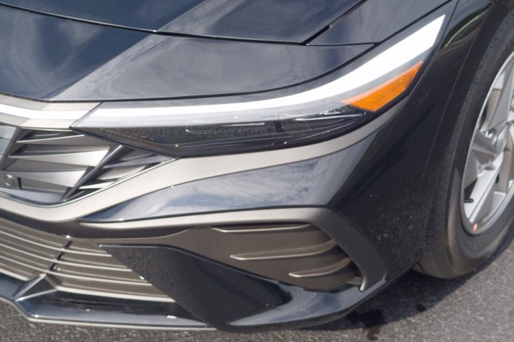 New 2026 Hyundai Elantra SE FWD image 9