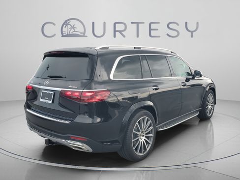 Certified 2026 Mercedes-Benz GLS 580 4MATIC image 4