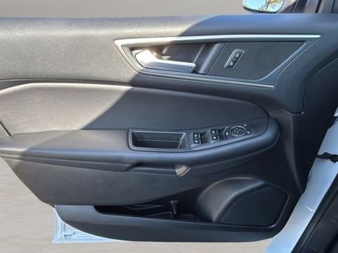 Used 2024 Ford Edge SEL image 17