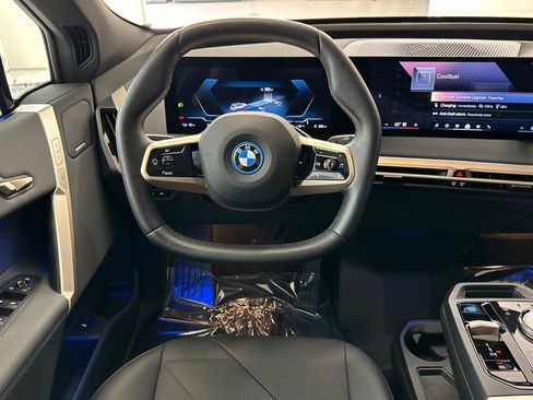 Certified 2025 BMW iX xDrive50 image 30