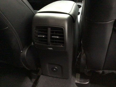 Used 2025 Ford Escape Platinum AWD/4WD image 29