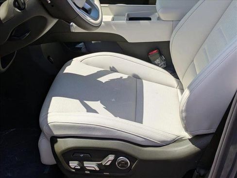 New 2025 Hyundai Santa Fe Calligraphy image 4