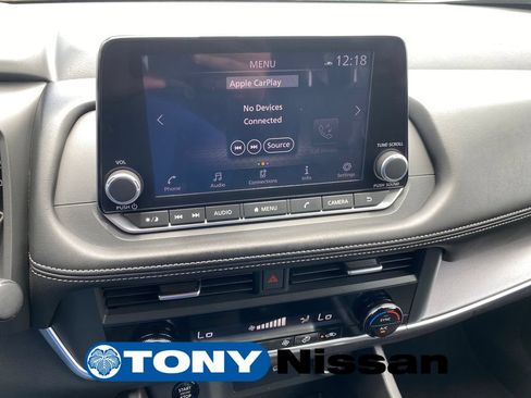 Used 2025 Nissan Rogue SV FWD image 16