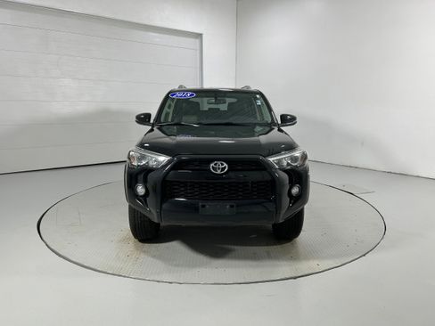 Used 2018 Toyota 4Runner SR5 Premium image 16