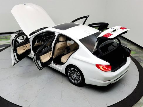 Used 2017 BMW 530i xDrive image 40