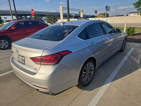 Used 2016 Hyundai Genesis 3.8 image 4
