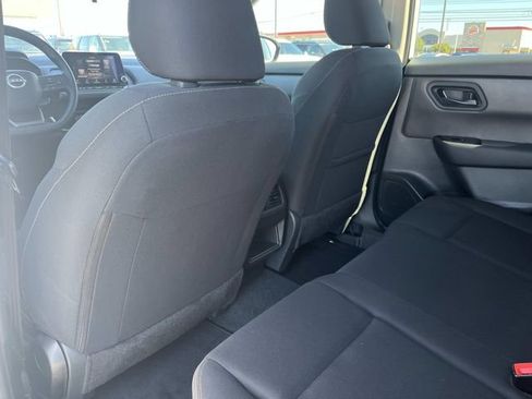Used 2025 Nissan Rogue S FWD image 19