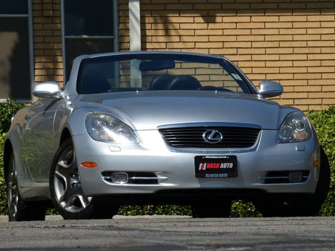 Used 2006 Lexus SC 430 Convertible RWD image 3
